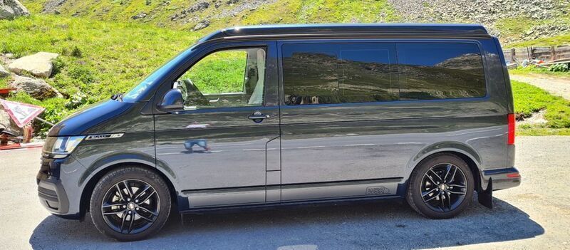 Blau Gebraucht 2022 VW T6.1 California Van | 62.900 € - Bild 1/4