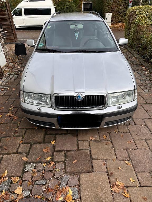 Silber Gebraucht 2003 Skoda Octavia Kombi | 1.100 € (Fairer Preis) - Bild 1/4