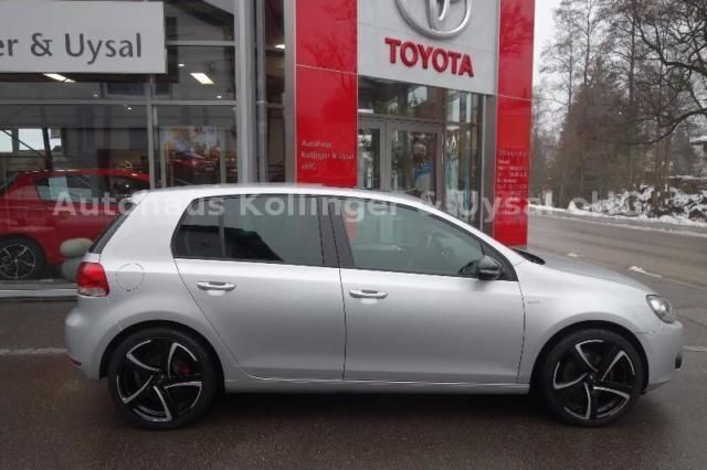 Gebraucht VW Golf VII Match 140 PS (102 kW) 2012 Silber metallic Limousine