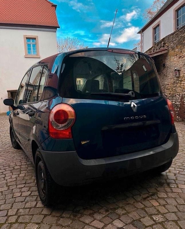 Second-hand Renault Modus 75 CP (55 kW) 2006 Albastru Monovolum