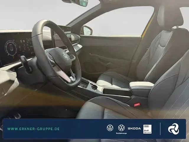 Gebraucht VW T-Roc R-line 150 PS (110 kW) 2026 SUV