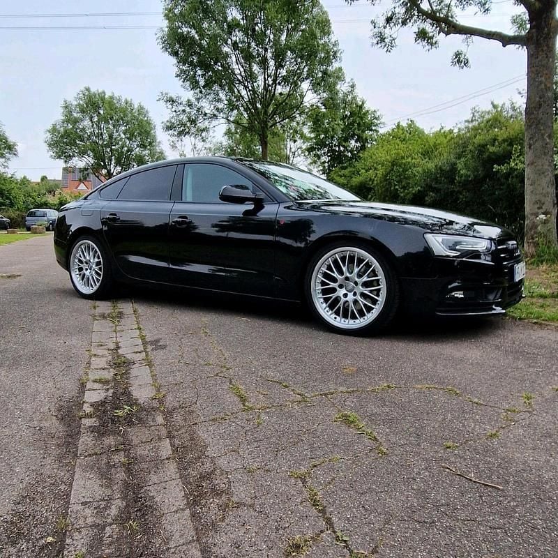 Schwarz Gebraucht 2015 Audi A5 Sportback Limousine | 15.999 € (Teuer) - Bild 1/4