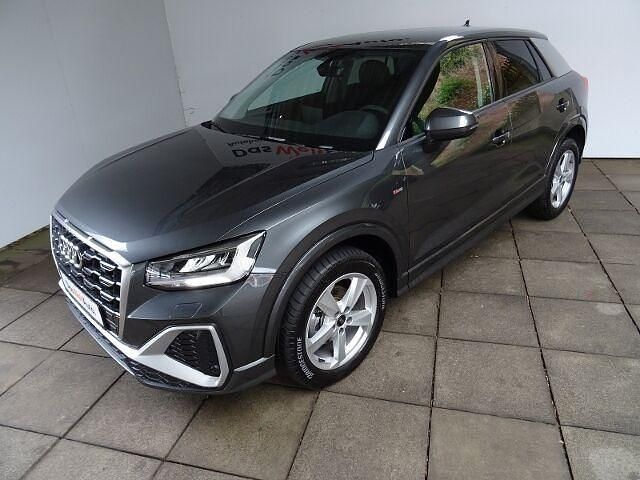 Gebraucht Audi Q2 S-Line 150 PS (110 kW) 2021 Grau / daytonagrau perleffekt SUV