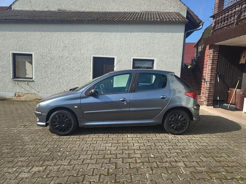 Gebraucht Peugeot 206 88 PS (64 kW) 2005 Grau Limousine