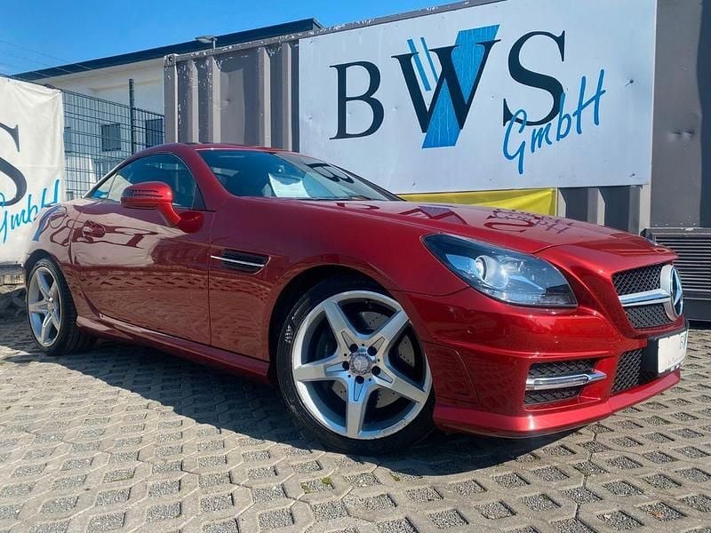 Rot Gebraucht 2014 Mercedes SLK200 AMG Cabrio | 17.490 € (Fairer Preis) - Bild 1/4