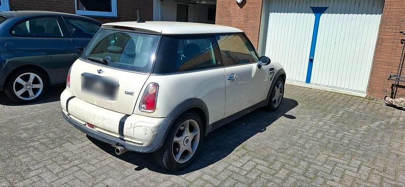 Second-hand Mini ONE 90 CP (66 kW) 2006 Alb Hatchback