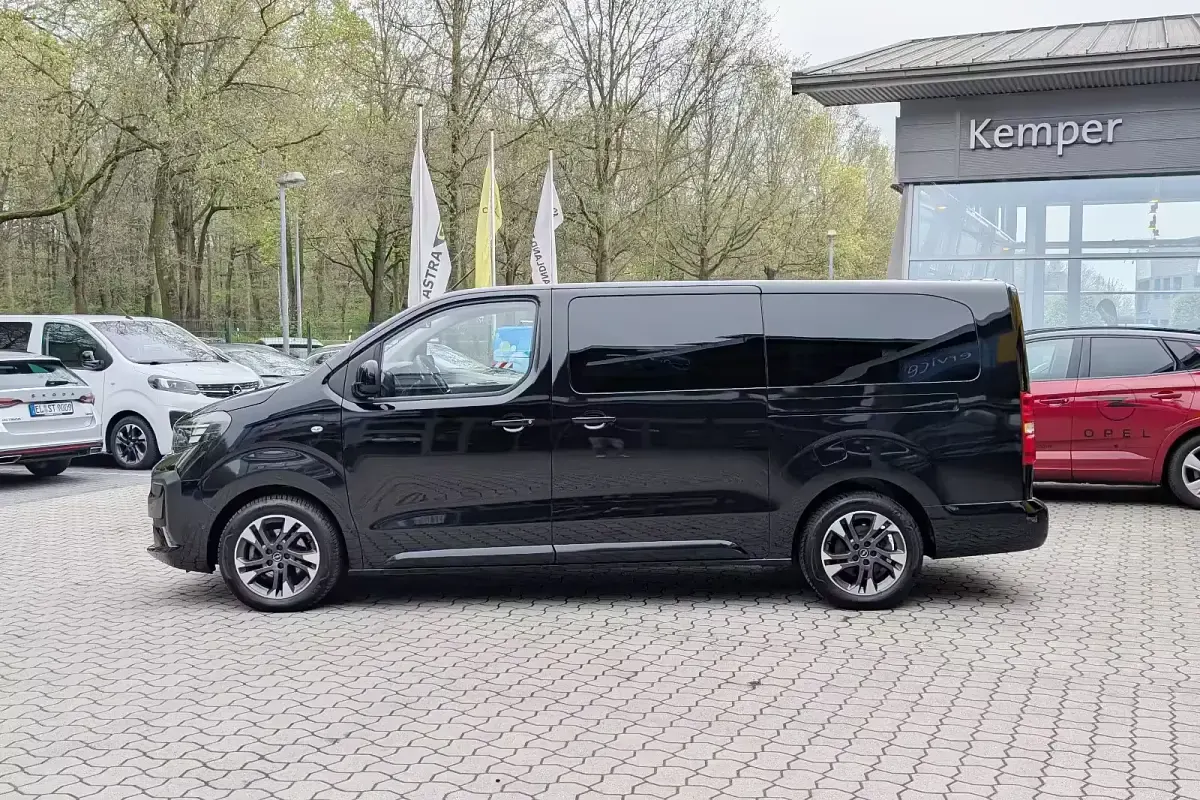 Gebraucht Opel Zafira Life Edition 177 PS (130 kW) 2024 Black metallic Van / Kleinbus
