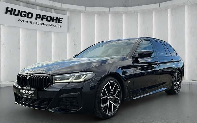 Schwarz Gebraucht 2022 BMW 530 Kombi | 43.980 € (Teuer) - Bild 1/4