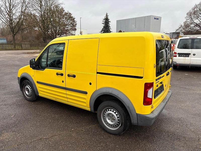 Gelb Gebraucht 2012 Ford Tourneo Van / Kleinbus | 4.000 € - Bild 1/4