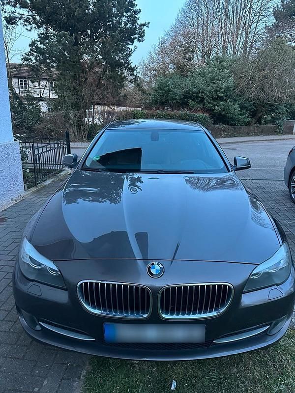 Gebraucht BMW 520 184 PS (135 kW) 2012 Braun Limousine