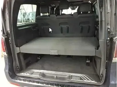 Gebraucht Mercedes V250 Avantgarde 190 PS (139 kW) 2025 Blau Van / Kleinbus