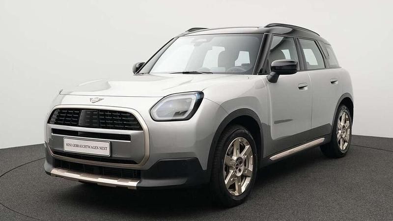 Grau Gebraucht 2024 Mini Countryman Favoured SUV | 33.802 € (Superpreis) - Bild 1/4