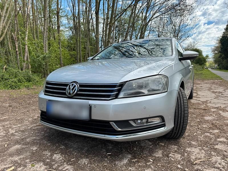 Gebraucht VW Passat 2011 Grau Limousine