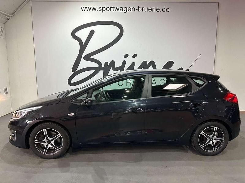 Gebraucht Kia Ceed 99 PS (72 kW) 2018 Schwarz Kleinwagen