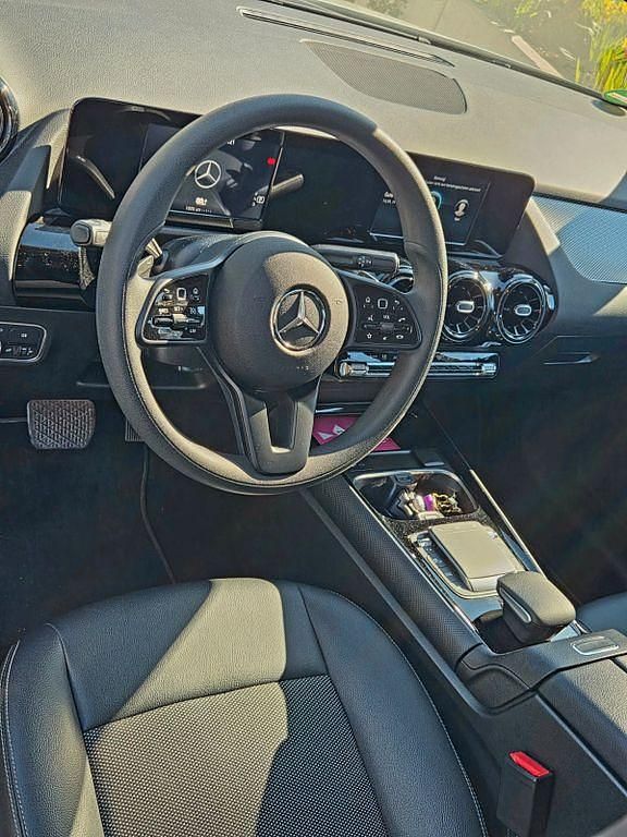 Gebraucht Mercedes E250 218 PS (160 kW) 2022 Silber Limousine