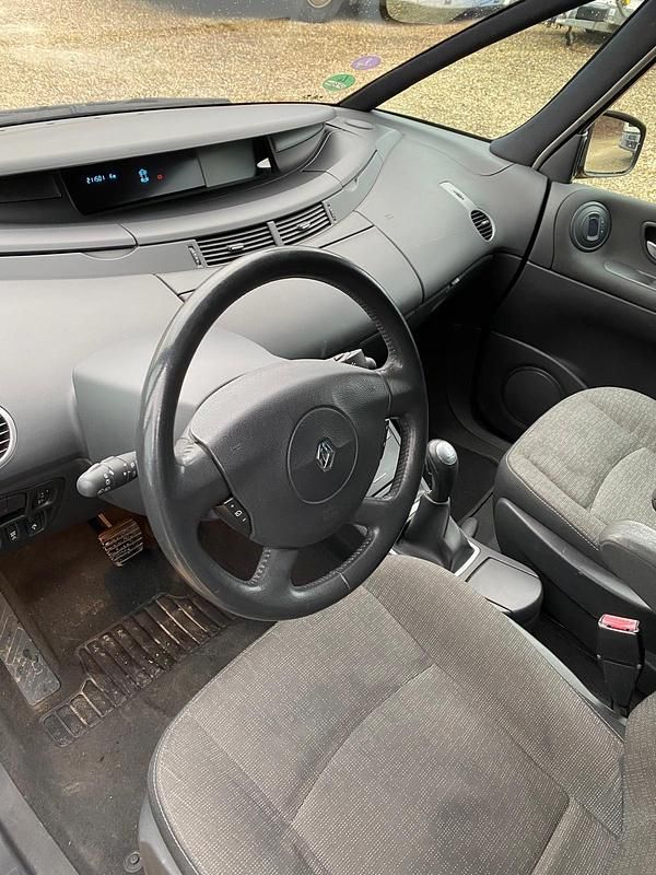 Second-hand Renault Espace 170 CP (125 kW) 2010 Negru Monovolum