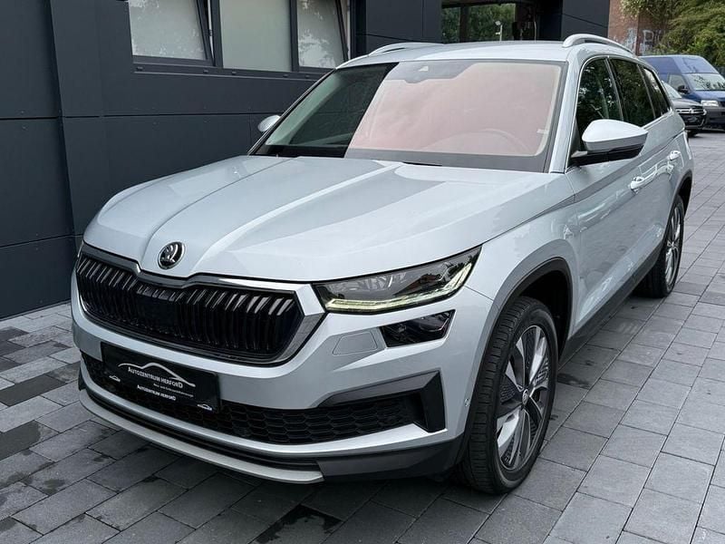 Silber Gebraucht 2022 Skoda Kodiaq Tour SUV | 26.999 € (Fairer Preis) - Bild 1/4