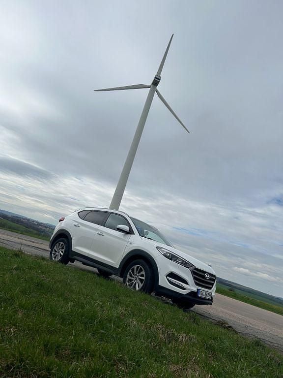 Weiß Gebraucht 2018 Hyundai Tucson Pure SUV | 13.500 € (Guter Preis) - Bild 1/4