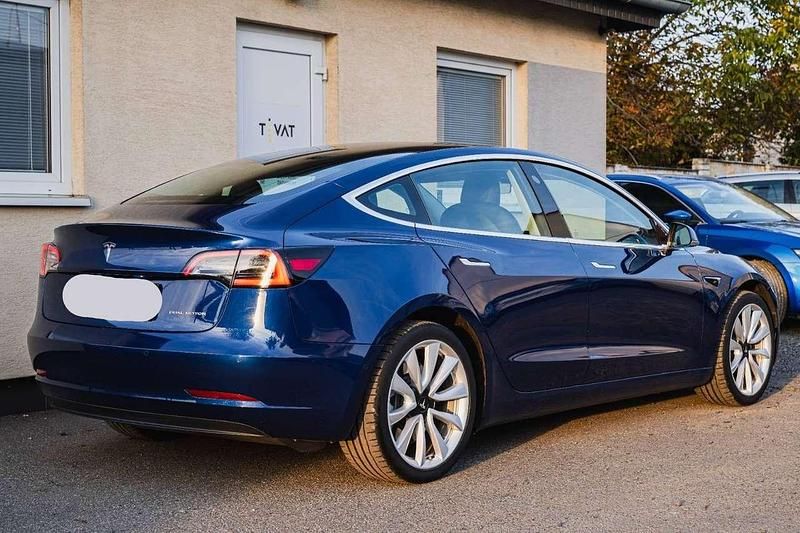 Used Tesla Model 3 350 kW (476 HP) 2019 Blue Sedan