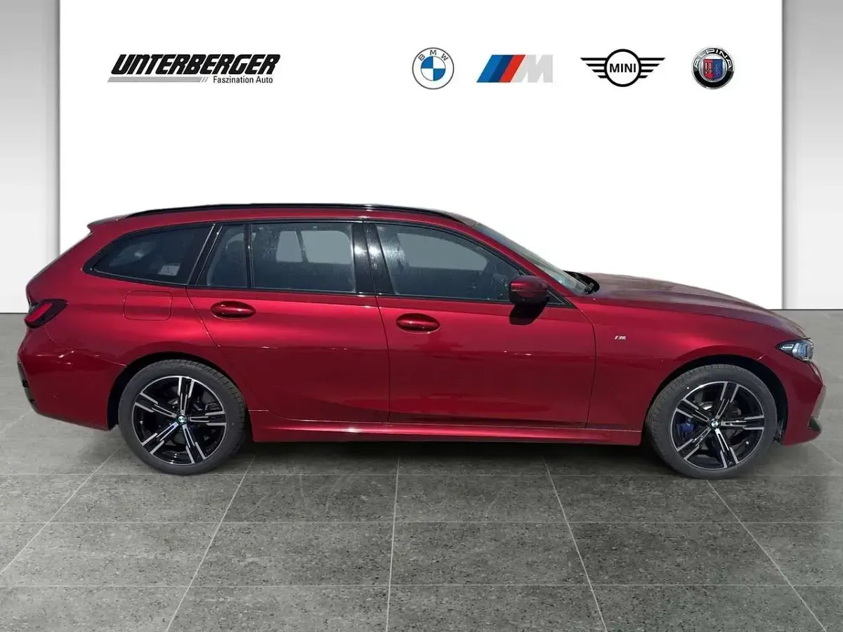 Używany BMW 330e Performance 184 KM (135 kW) 2025 Czerwony Sedan/Limuzyna