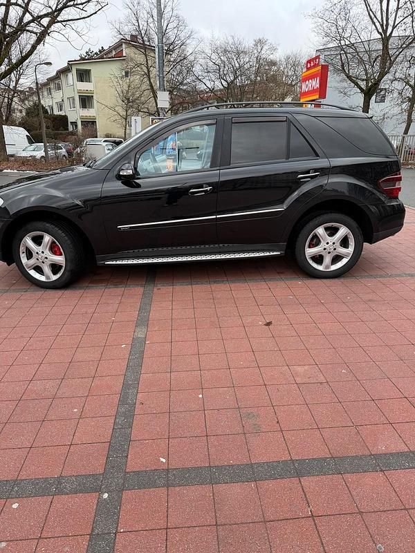 Gebraucht Mercedes ML280 190 PS (139 kW) 2007 Schwarz SUV