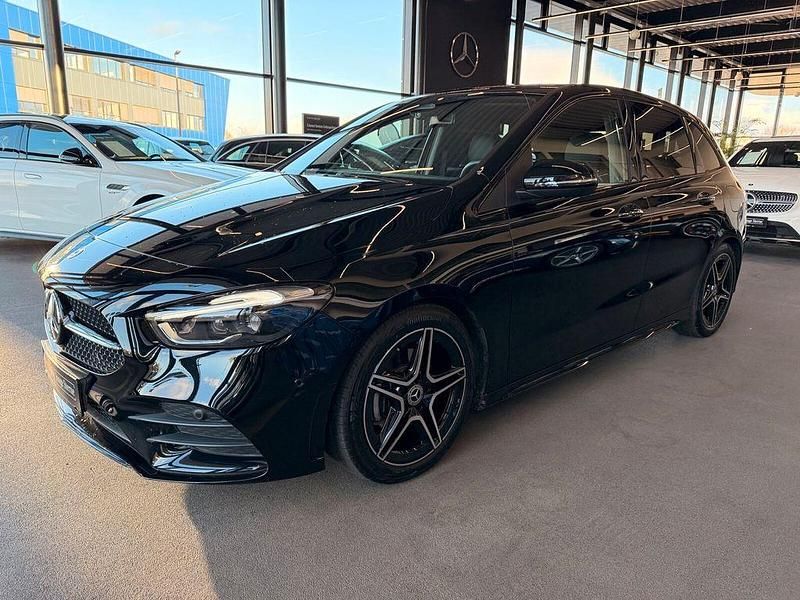 Gebraucht Mercedes B200 Advanced Plus 164 PS (120 kW) 2025 Lack kosmosschwarz Kleinwagen