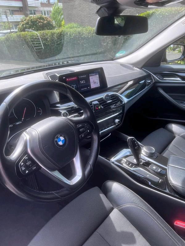 Gebraucht BMW 525 231 PS (169 kW) 2019 Schwarz Kombi