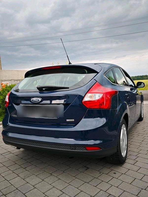 Gebraucht Ford Focus 100 PS (73 kW) 2013 Kleinwagen