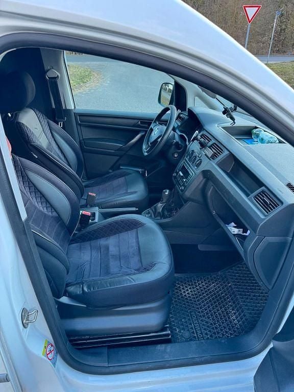 Gebraucht VW Caddy Maxi 102 PS (75 kW) 2018 Weiß Van / Kleinbus