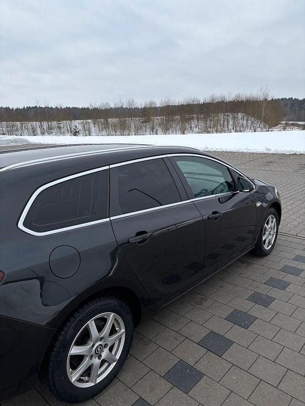 Gebraucht Opel Astra Edition 165 PS (121 kW) 2012 Schwarz Kombi