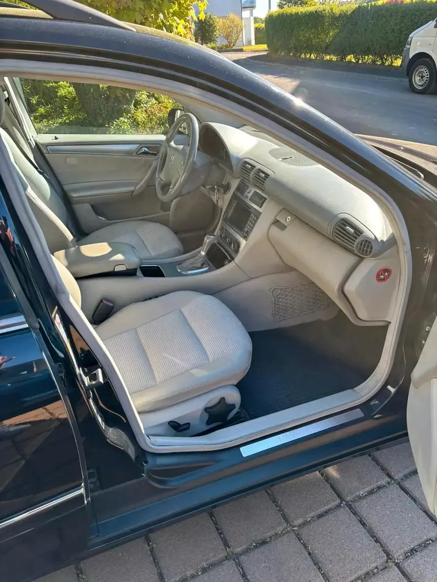 Gebraucht Mercedes C270 170 PS (125 kW) 2004 Blau Kombi