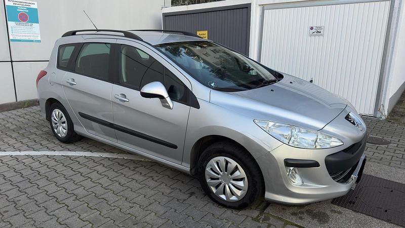 Silber Gebraucht 2010 Peugeot 308 Kombi | 2.750 € (Guter Preis) - Bild 1/4