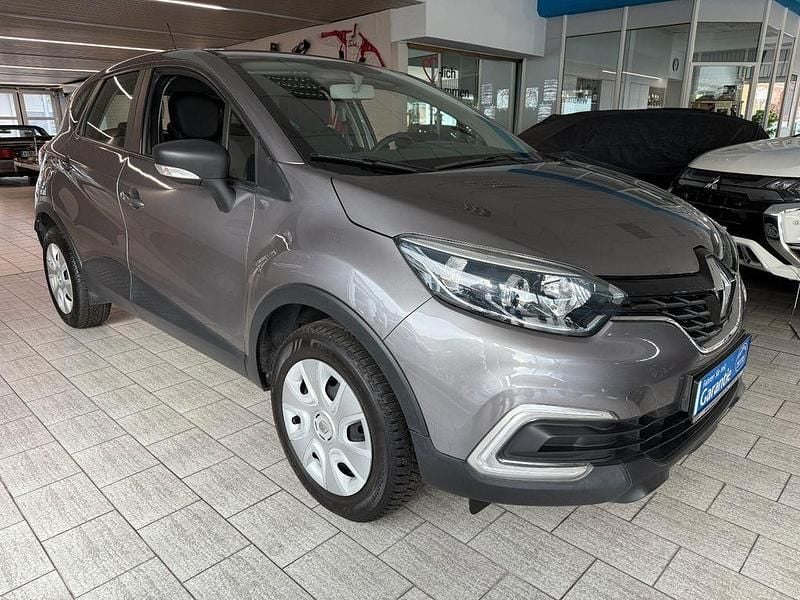 Gebraucht Renault Captur Life 90 PS (66 kW) 2018 Stahl  grau SUV