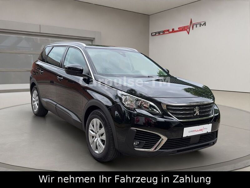 Lackierung schwarz perla nera/ Gebraucht 2018 Peugeot 5008 Active Van / Kleinbus | 18.490 € (Fairer Preis) - Bild 1/4