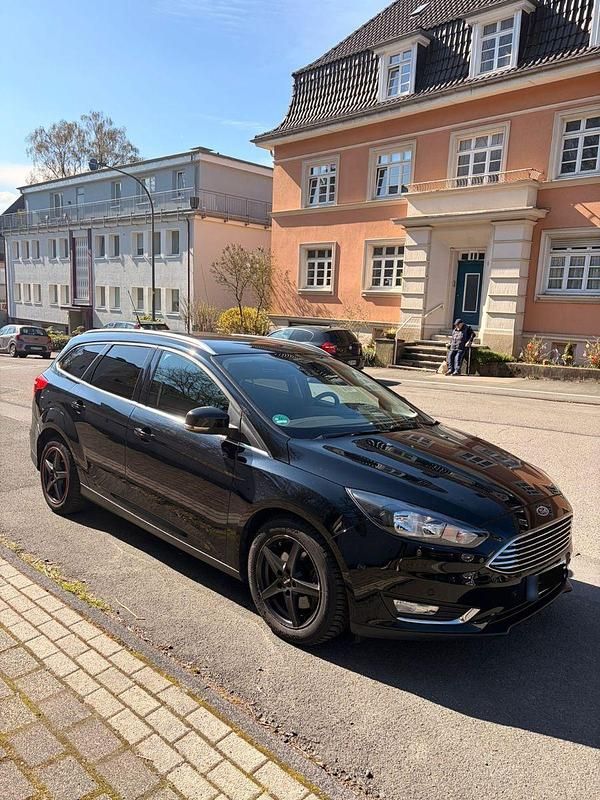 Gebraucht Ford Focus Titanium 150 PS (110 kW) 2016 Schwarz Kombi