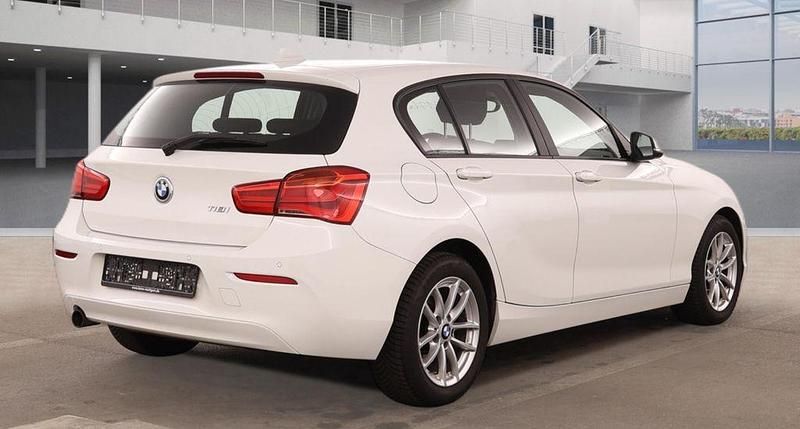 Gebraucht BMW 118 Advantage 136 PS (100 kW) 2018 Weiß Kleinwagen