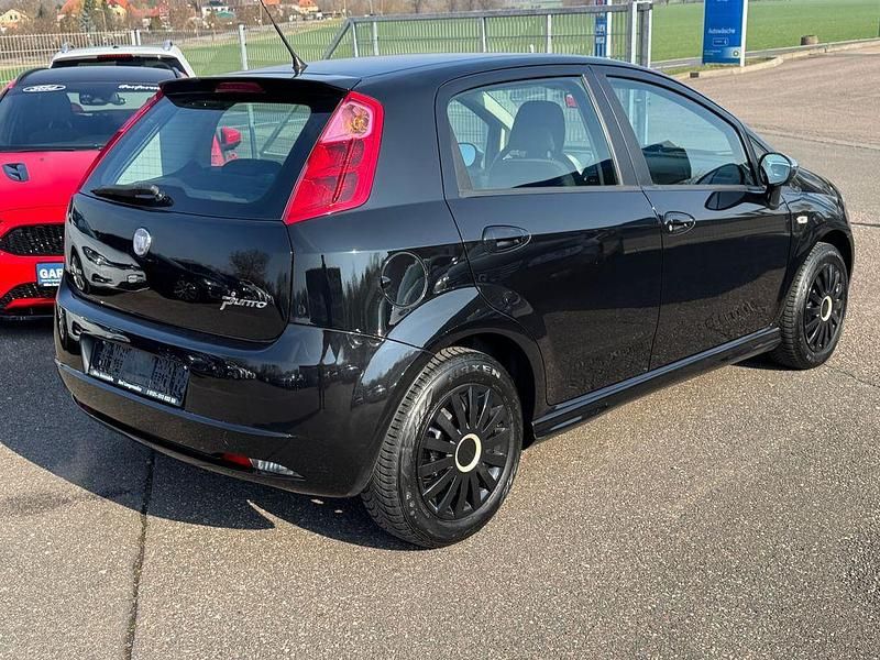 Gebraucht Fiat Grande Punto 77 PS (56 kW) 2009 Schwarz Kleinwagen