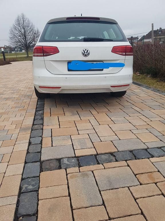 Gebraucht VW Passat Comfortline 120 PS (88 kW) 2015 Weiß Kombi