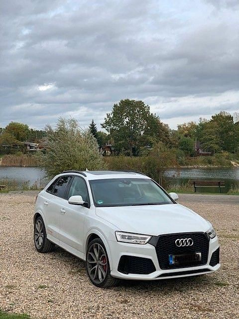 Weiß Gebraucht 2016 Audi RS Q3 Sport SUV | 28.500 € (Fairer Preis) - Bild 1/4