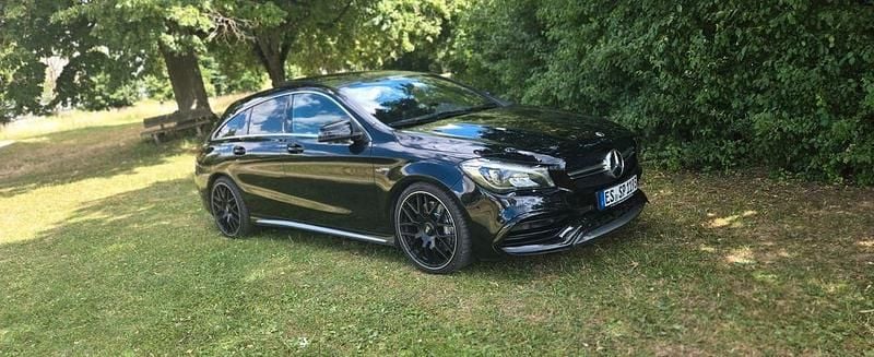 Schwarz Gebraucht 2017 Mercedes CLA45 AMG Shooting Brake AMG Kombi | 28.500 € (Etwas zu teuer) - Bild 1/4