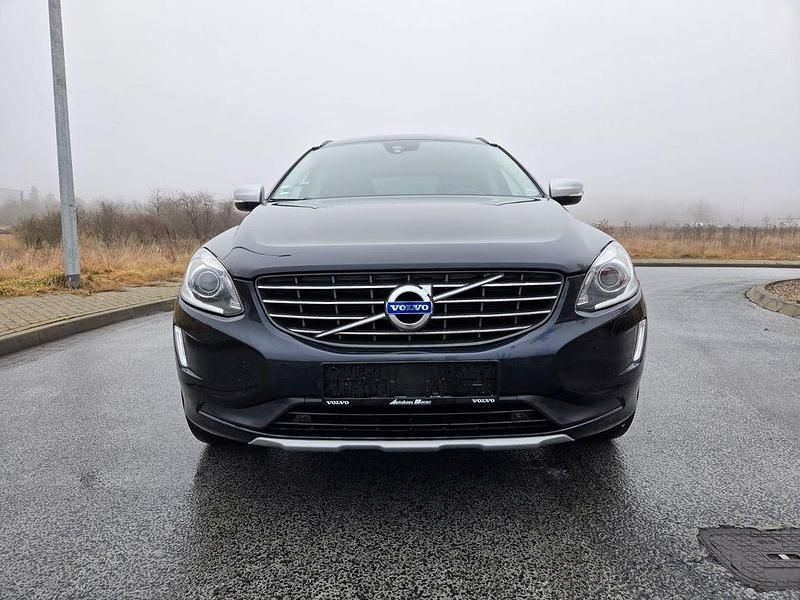 Gebraucht Volvo XC60 Summum 220 PS (161 kW) 2016 Magic blue / metallic SUV