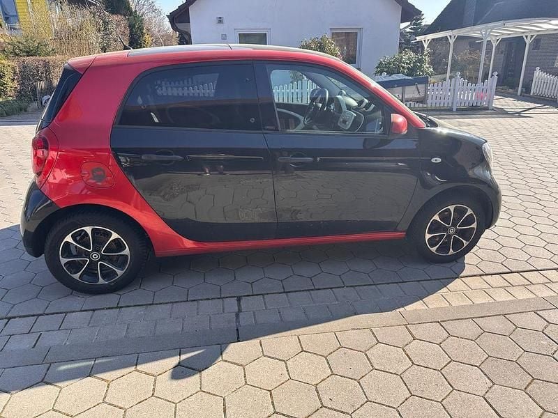 Second-hand Smart ForFour Passion 71 CP (52 kW) 2016 Negru Hatchback