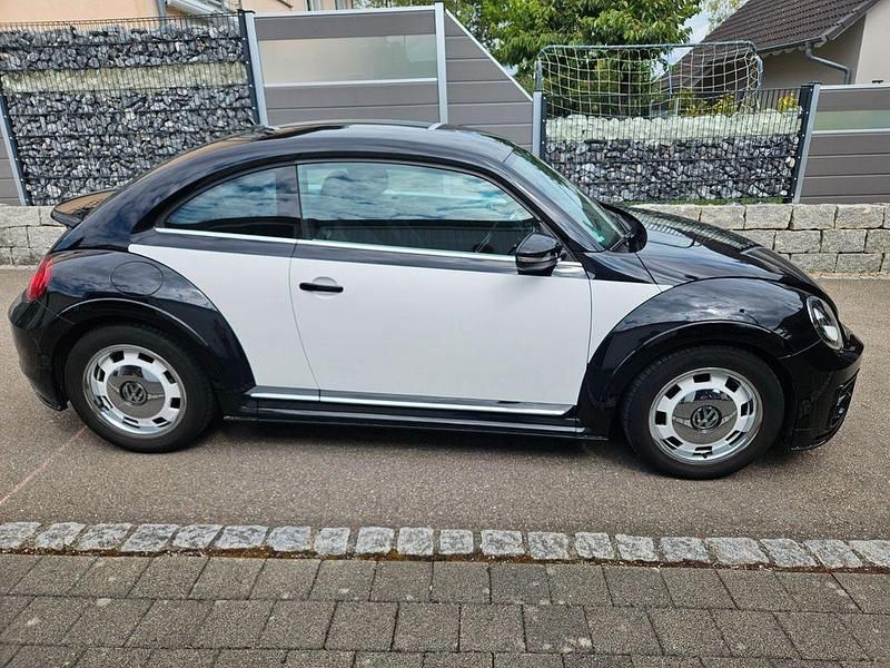 Schwarz Gebraucht 2017 VW Beetle R-line Limousine | 18.000 € (Fairer Preis) - Bild 1/4