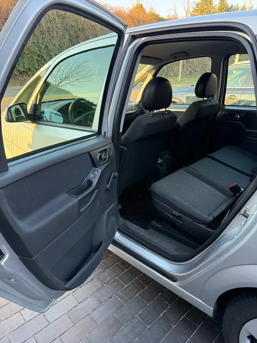 Gebraucht Opel Meriva 95 PS (69 kW) 2008 Silber Van / Kleinbus