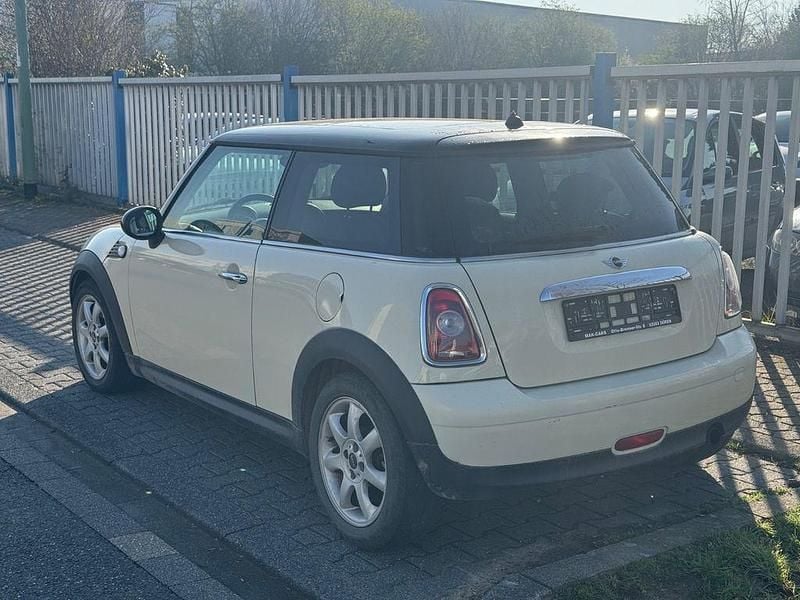Gebraucht Mini Cooper D 109 PS (80 kW) 2009 Weiß Kleinwagen