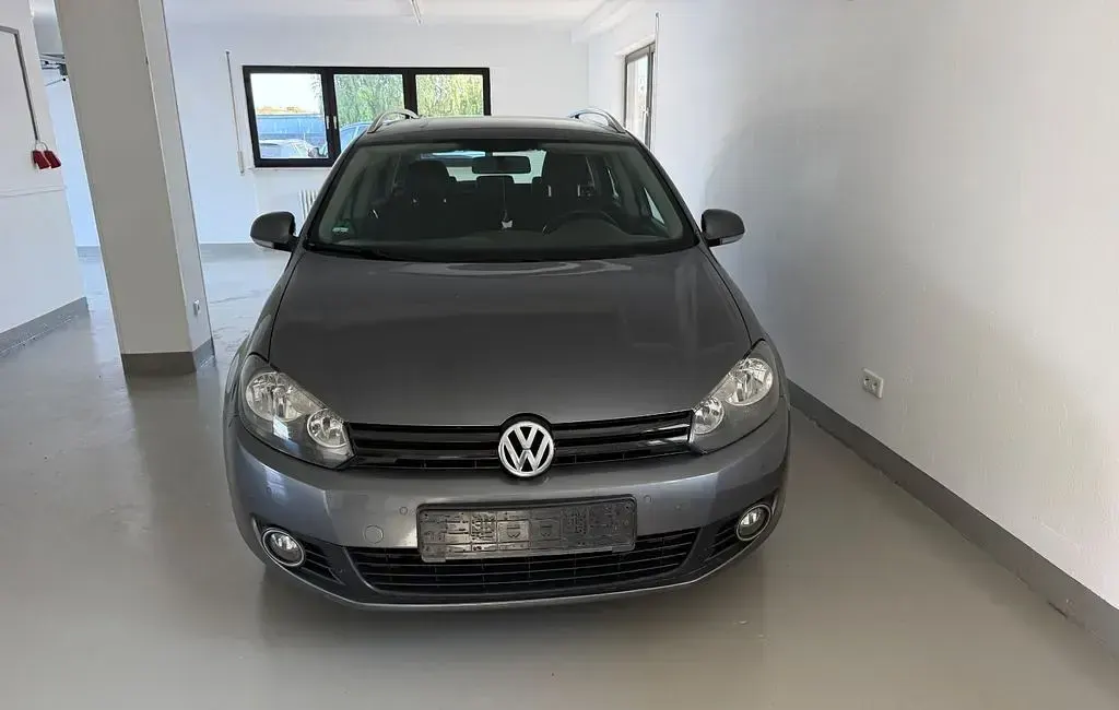 Gebraucht VW Golf VI 105 PS (77 kW) 2013 Platinum grey metallic Kombi