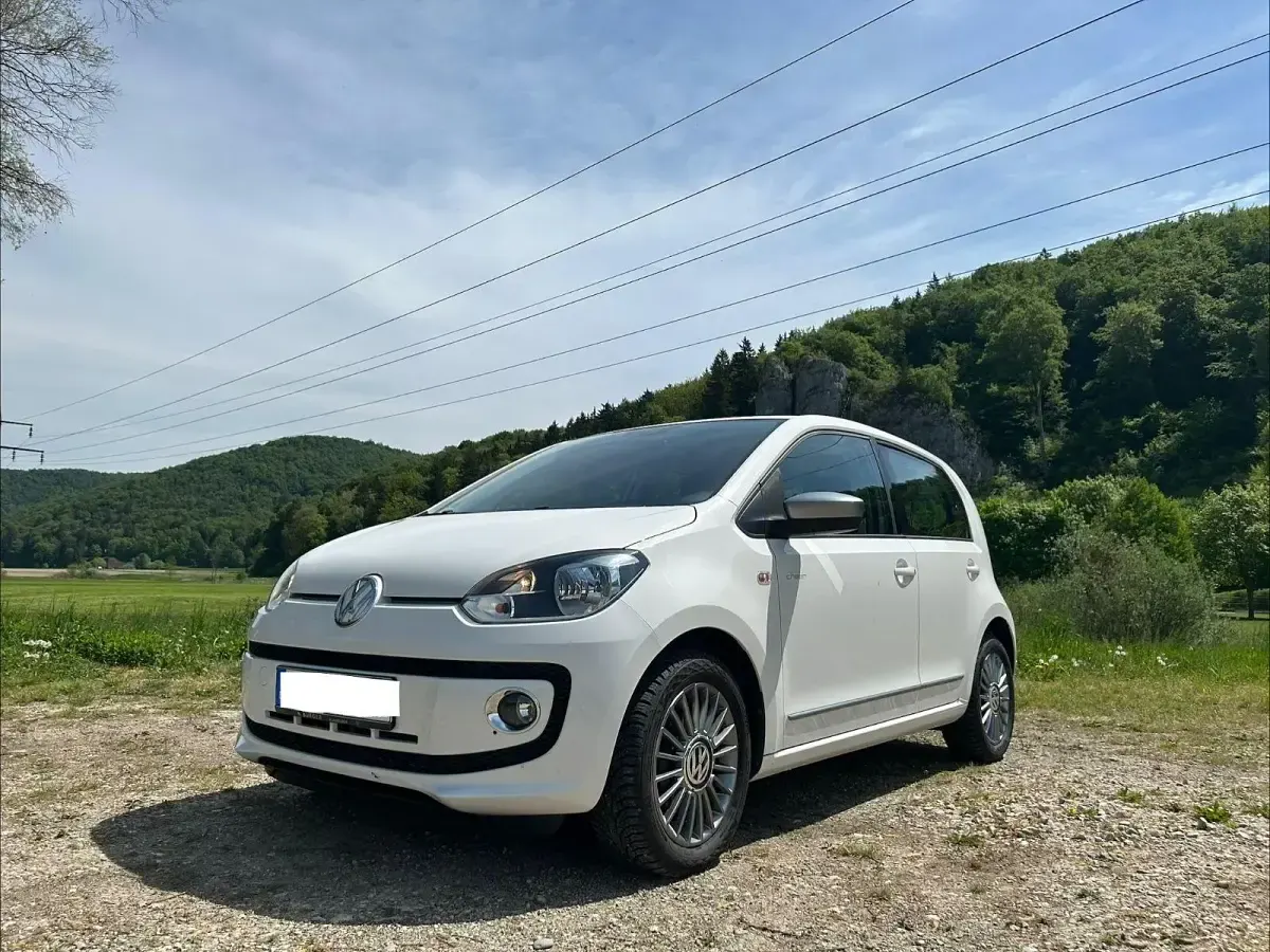 Używany VW up! 60 KM (44 kW) 2013 Biały Hatchback