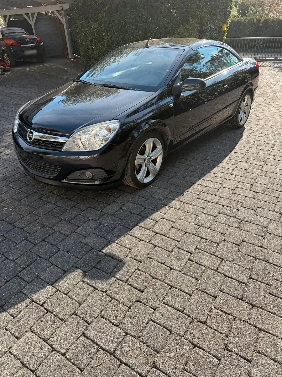 Używany Opel Astra Cabriolet 140 KM (102 kW) 2009 Czarny Kabriolet