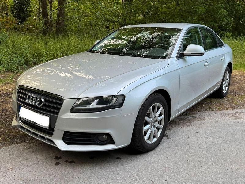 Silber Gebraucht 2008 Audi A4 Ambiente Limousine | 3.499 € (Superpreis) - Bild 1/4
