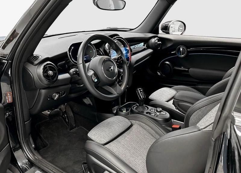 Schwarz Gebraucht 2023 Mini Cooper S Kleinwagen | 19.999 € (Etwas zu teuer) - Bild 1/4